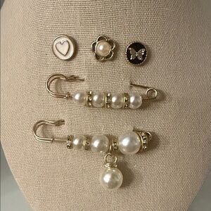 Elegant Pearl and Gold Brooch Pins